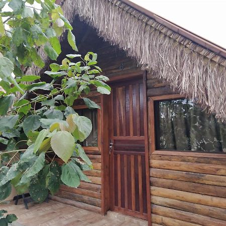 Pousada Rancho Do Nhesko 加鲁瓦 外观 照片
