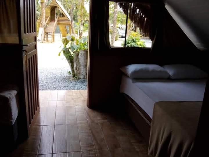 Pousada Rancho Do Nhesko 加鲁瓦 外观 照片